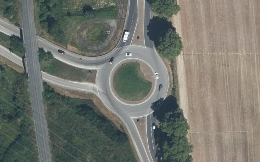 Vue aérienne du Rond-point anonyme n°38894408