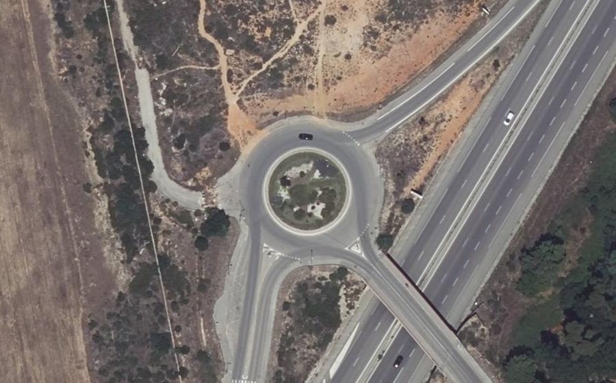 Vue aérienne du Rond-point anonyme n°38896481