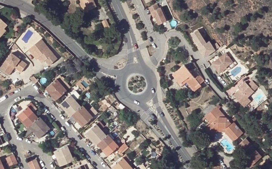 Vue aérienne du Rond-point anonyme n°38913744