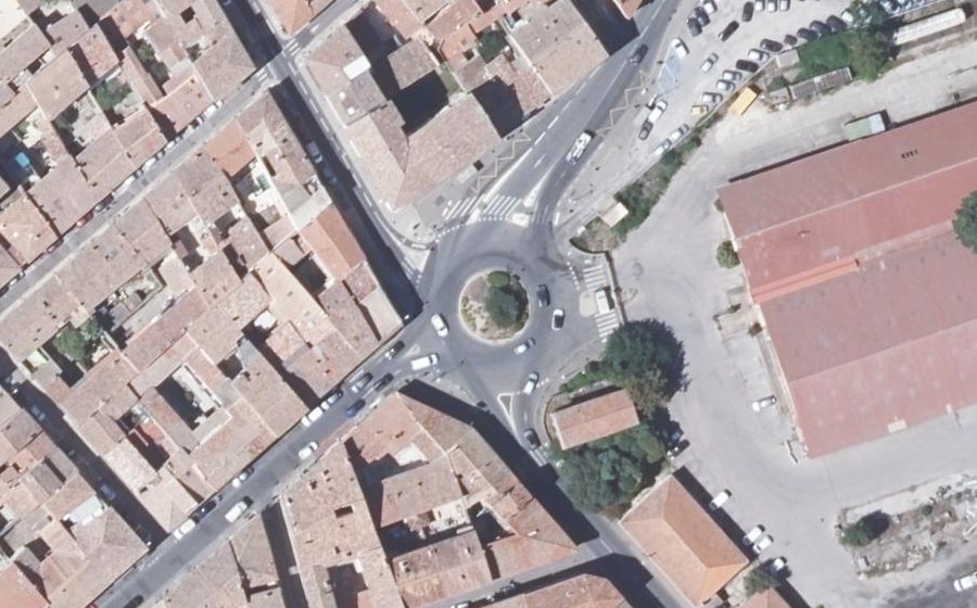 Vue aérienne du Rond-point anonyme n°38921850