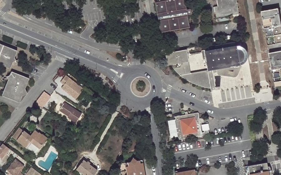 Vue aérienne du Rond-point anonyme n°38939038