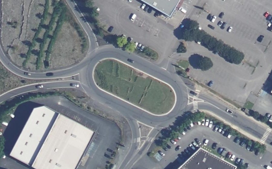 Vue aérienne du Rond-point anonyme n°38956714