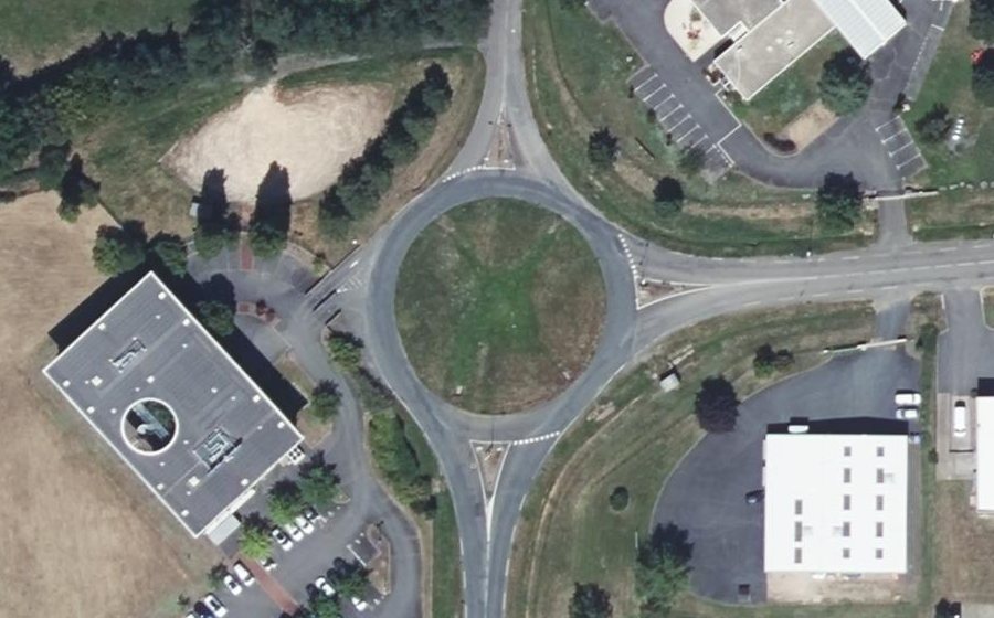 Vue aérienne du Rond-point anonyme n°38967091