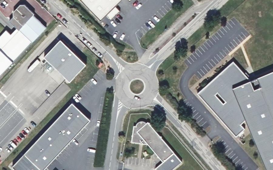 Vue aérienne du Rond-point anonyme n°38978403