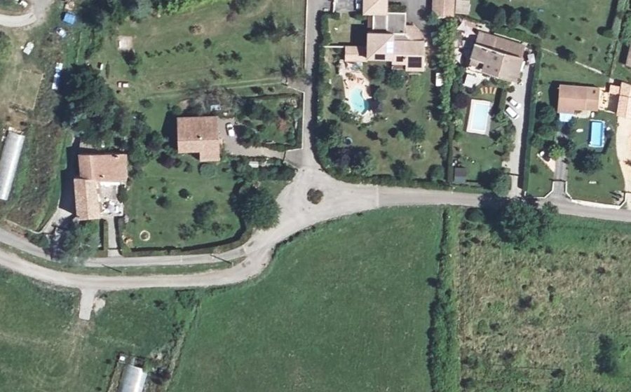 Vue aérienne du Rond-point anonyme n°39017111