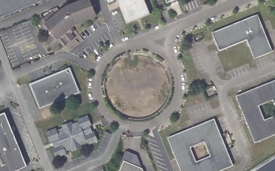 Vue aérienne du Rond-point anonyme n°39032689
