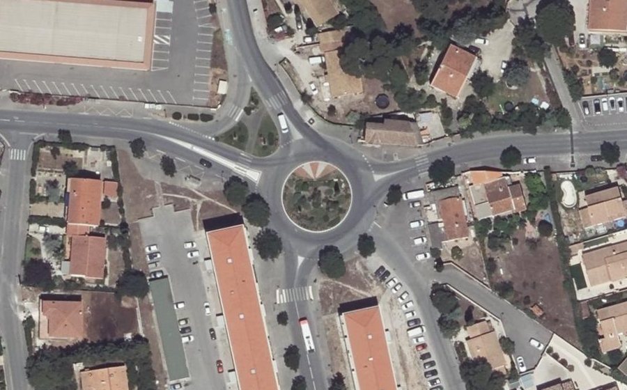 Vue aérienne du Rond-point anonyme n°39039961