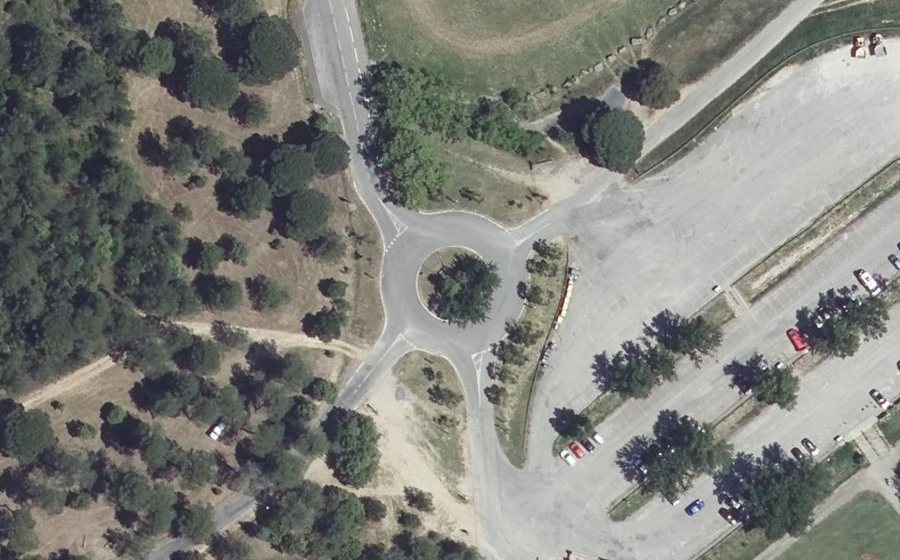 Vue aérienne du Rond-point anonyme n°39086950