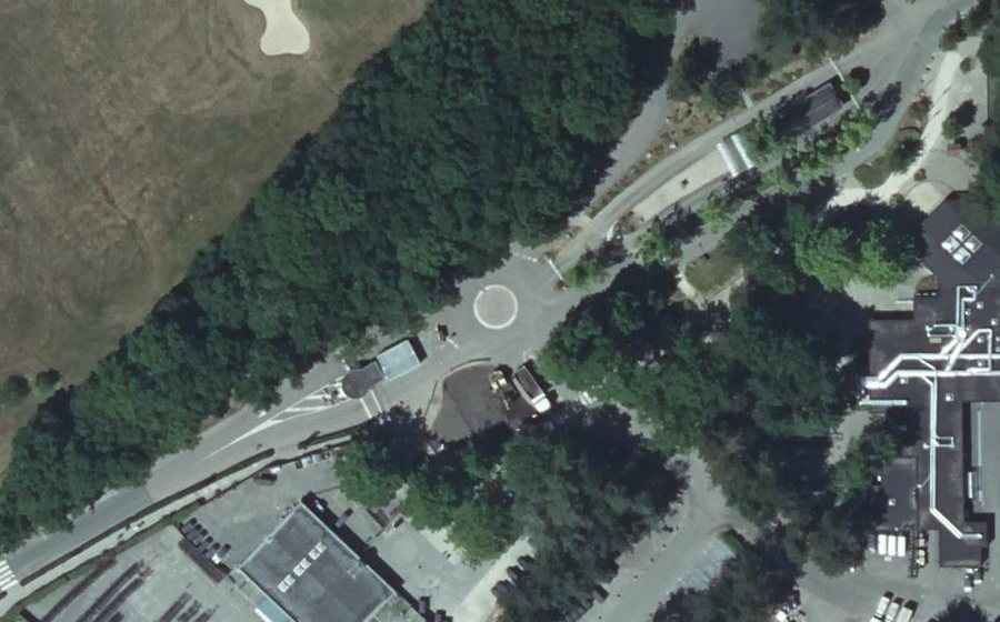 Vue aérienne du Rond-point anonyme n°39102042