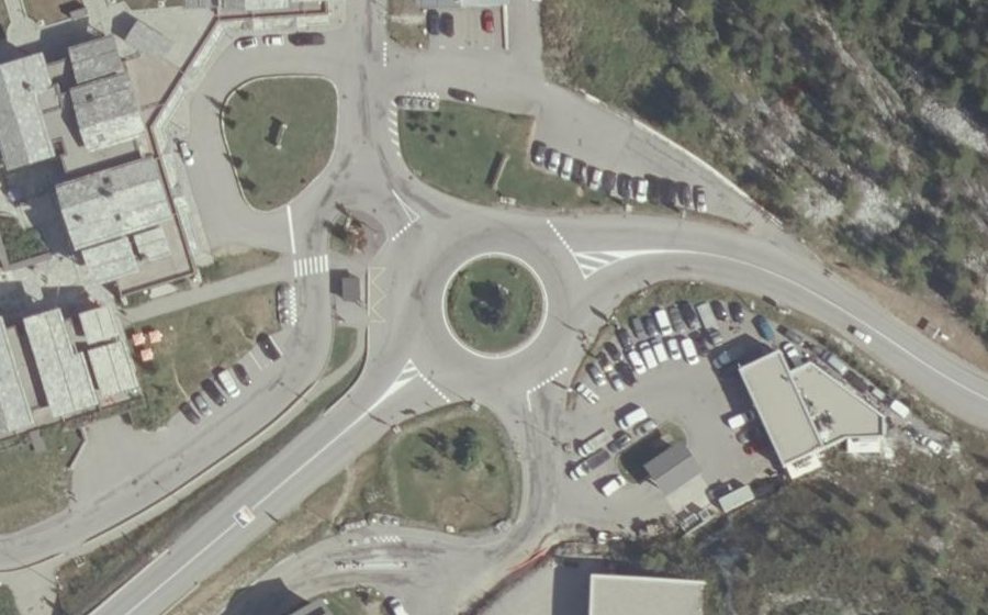 Vue aérienne du Rond-point anonyme n°39117879