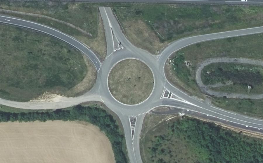 Vue aérienne du Rond-point anonyme n°39117935