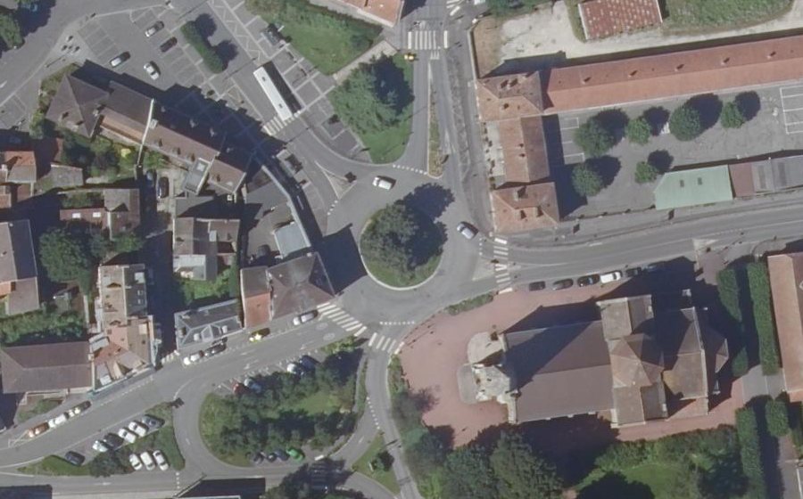 Vue aérienne du Rond-point anonyme n°39124869