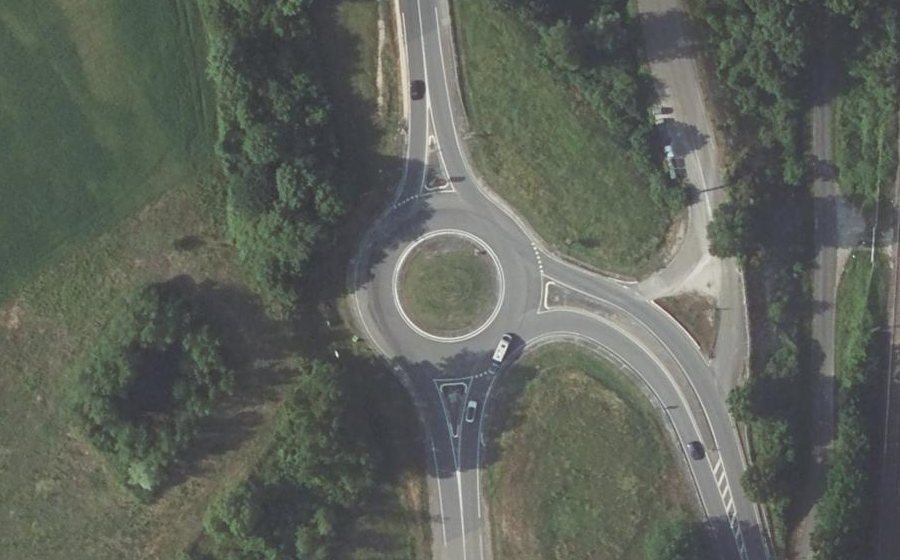 Vue aérienne du Rond-point anonyme n°39161024