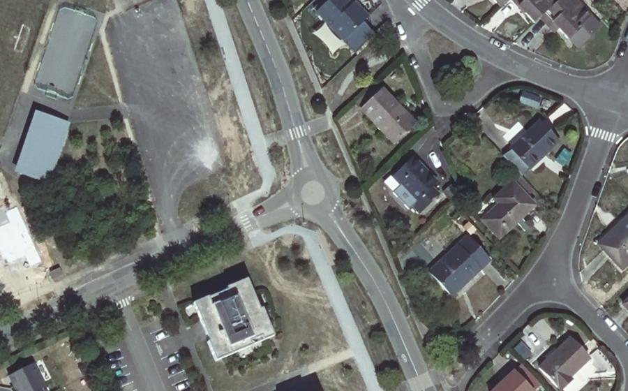 Vue aérienne du Rond-point anonyme n°39163452