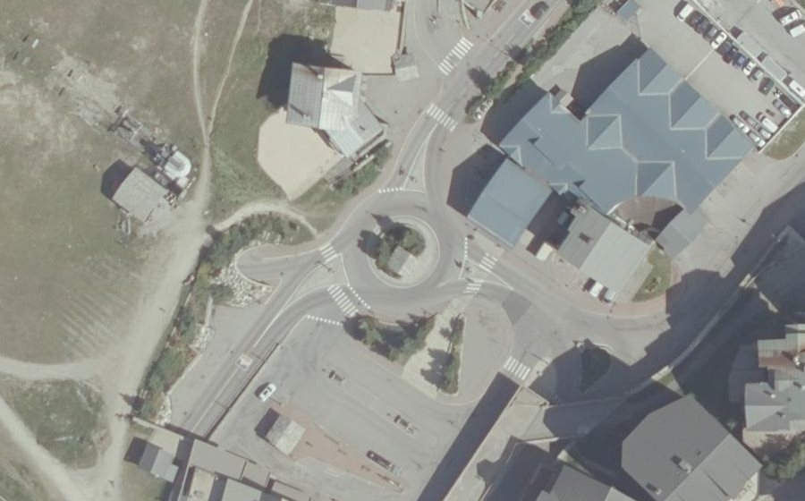 Vue aérienne du Rond-point anonyme n°39163862