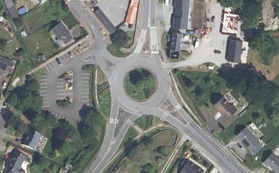 Vue aérienne du Rond-point anonyme n°39179563