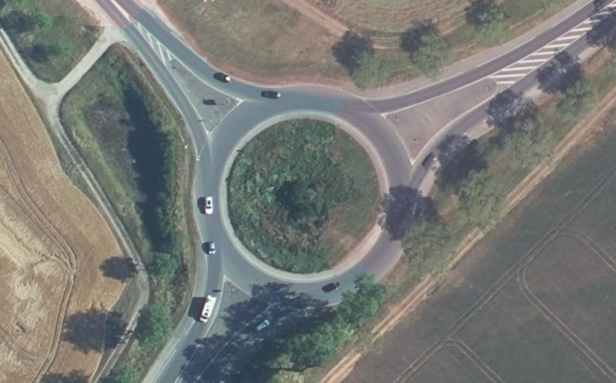 Vue aérienne du Rond-point anonyme n°39236481