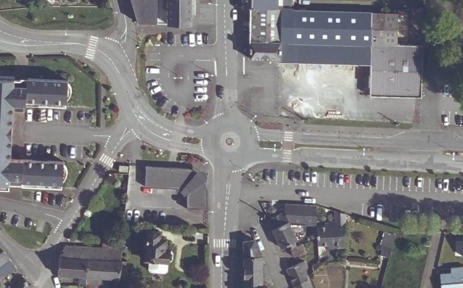 Vue aérienne du Rond-point anonyme n°39238473