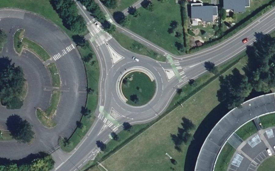 Vue aérienne du Rond-point anonyme n°39250977