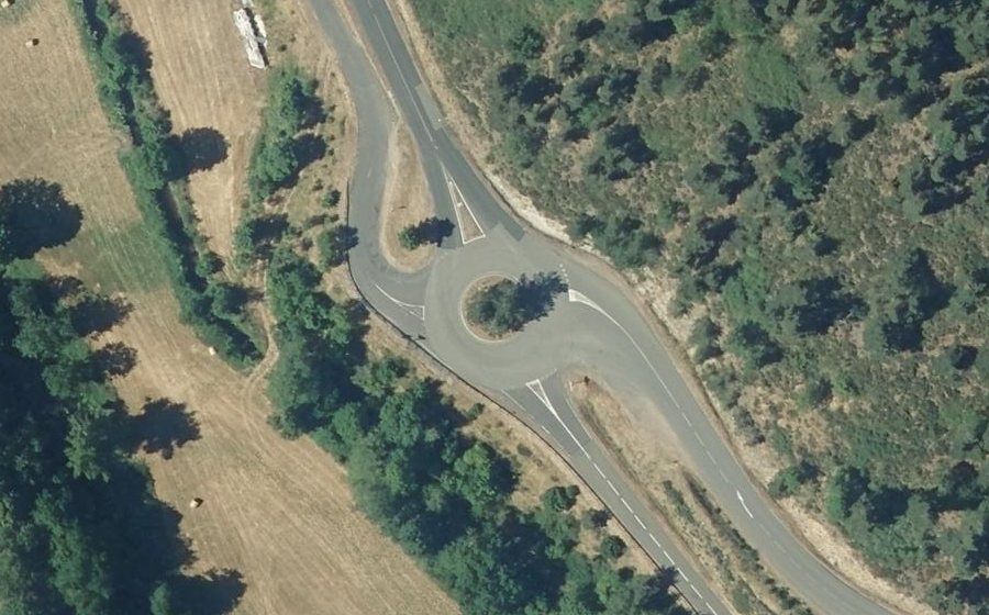 Vue aérienne du Rond-point anonyme n°39250998