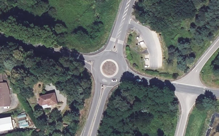 Vue aérienne du Rond-point anonyme n°39256096