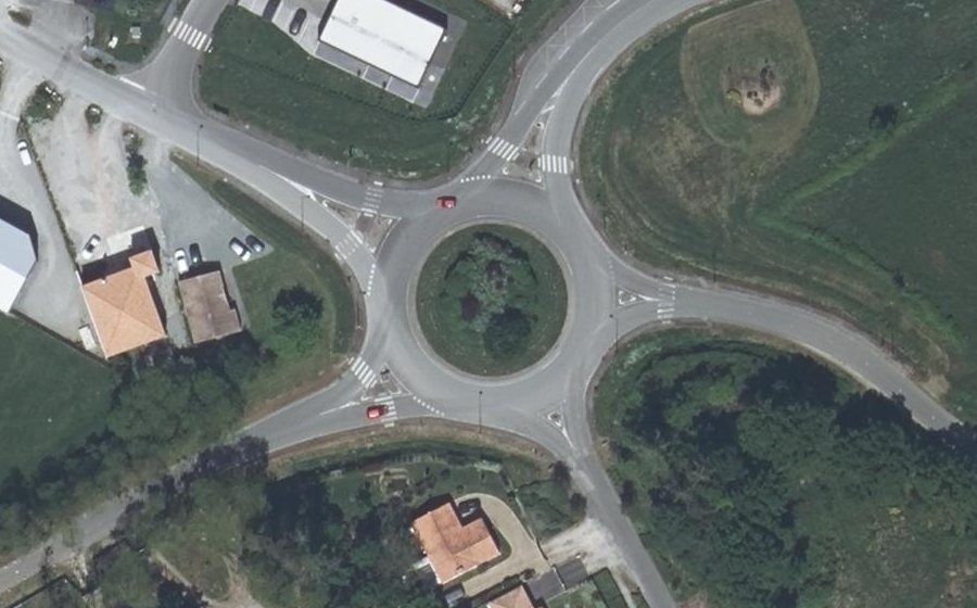 Vue aérienne du Rond-point anonyme n°39264993