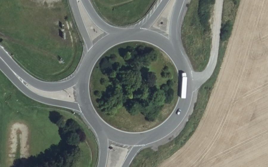 Vue aérienne du Rond-point anonyme n°39297642