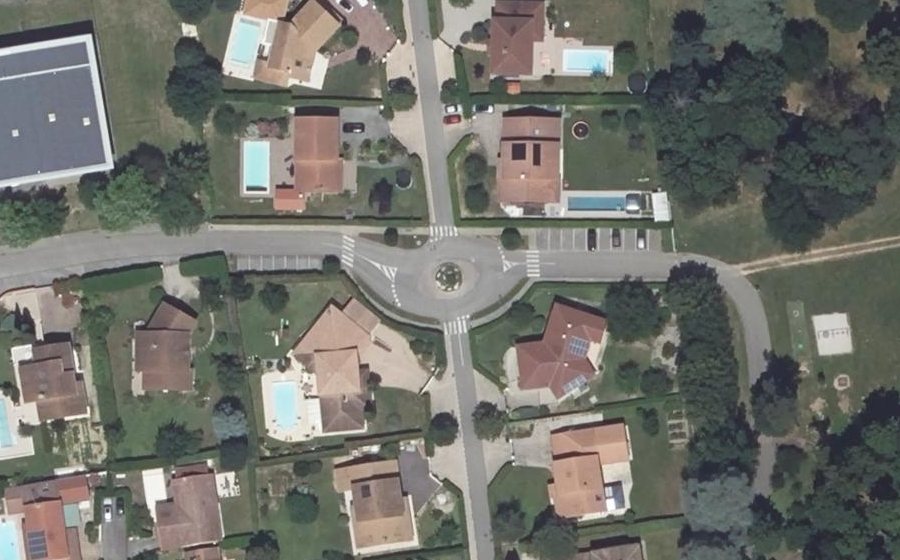 Vue aérienne du Rond-point anonyme n°39361518