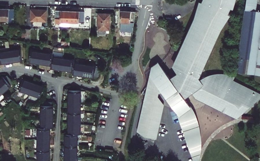 Vue aérienne du Rond-point anonyme n°39383144