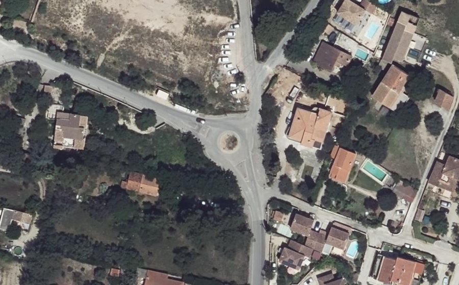 Vue aérienne du Rond-point anonyme n°39386395