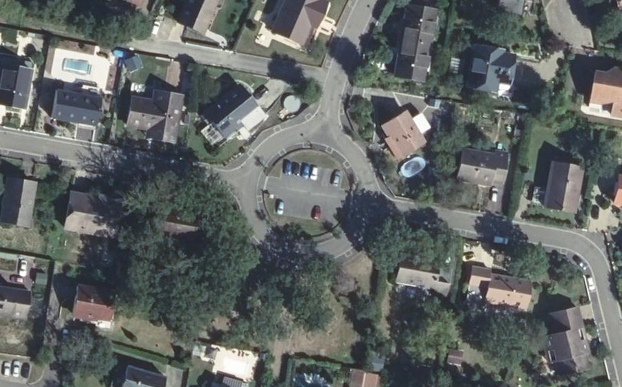 Vue aérienne du Rond-point anonyme n°39432013