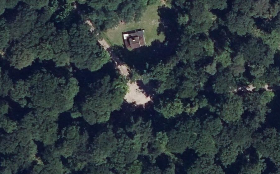 Vue aérienne du Rond-point anonyme n°39440819