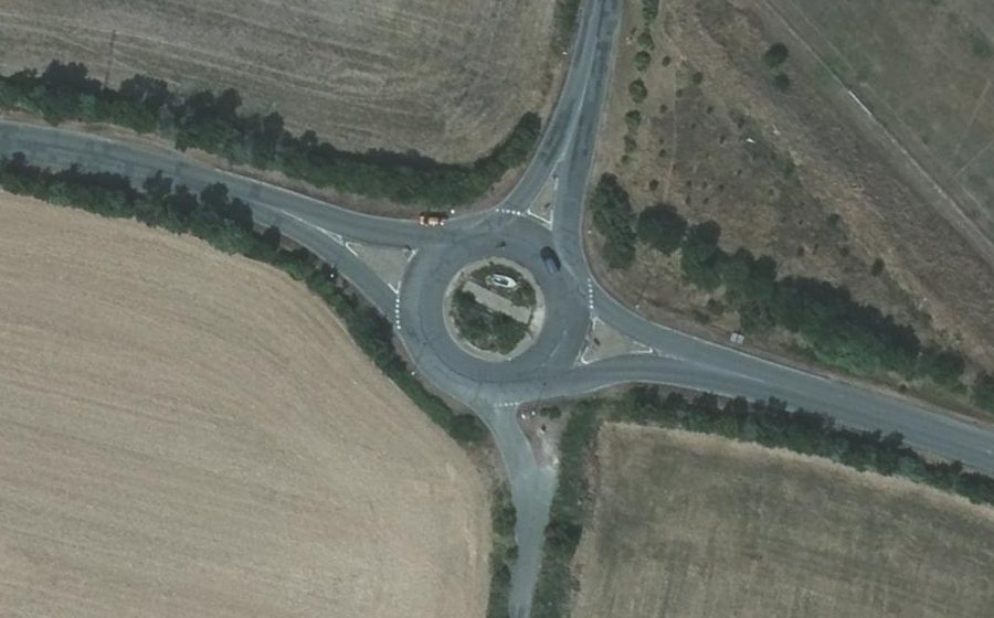 Vue aérienne du Rond-point anonyme n°39442346