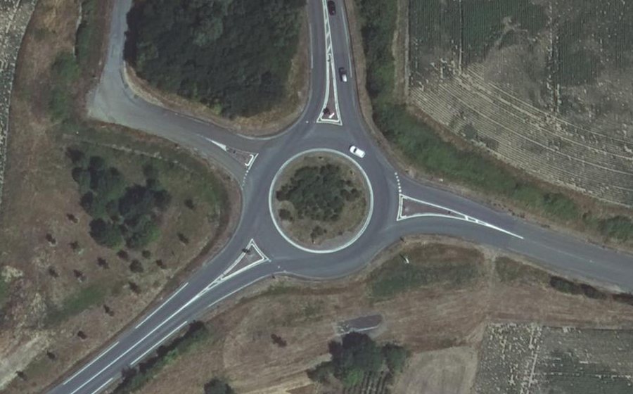 Vue aérienne du Rond-point anonyme n°39444964
