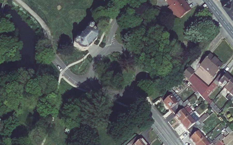Vue aérienne du Rond-point anonyme n°394720165