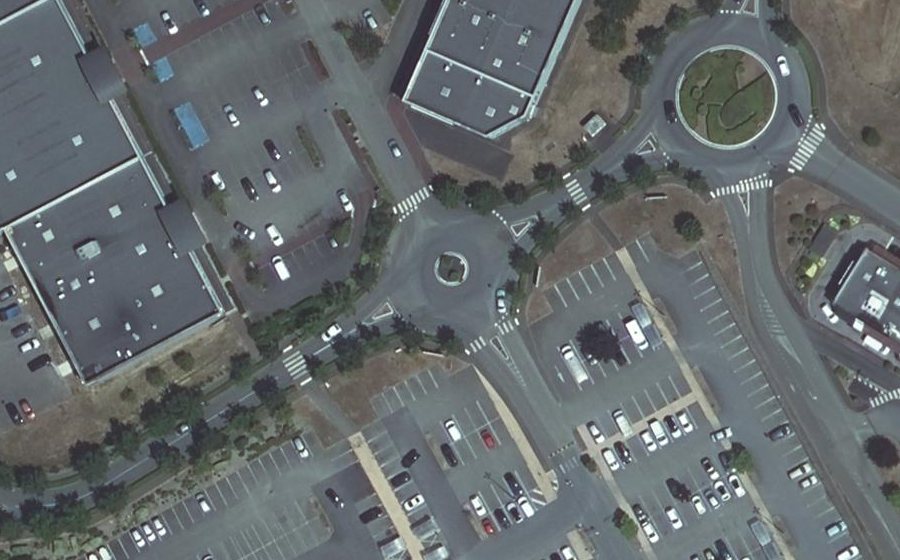 Vue aérienne du Rond-point anonyme n°39487438