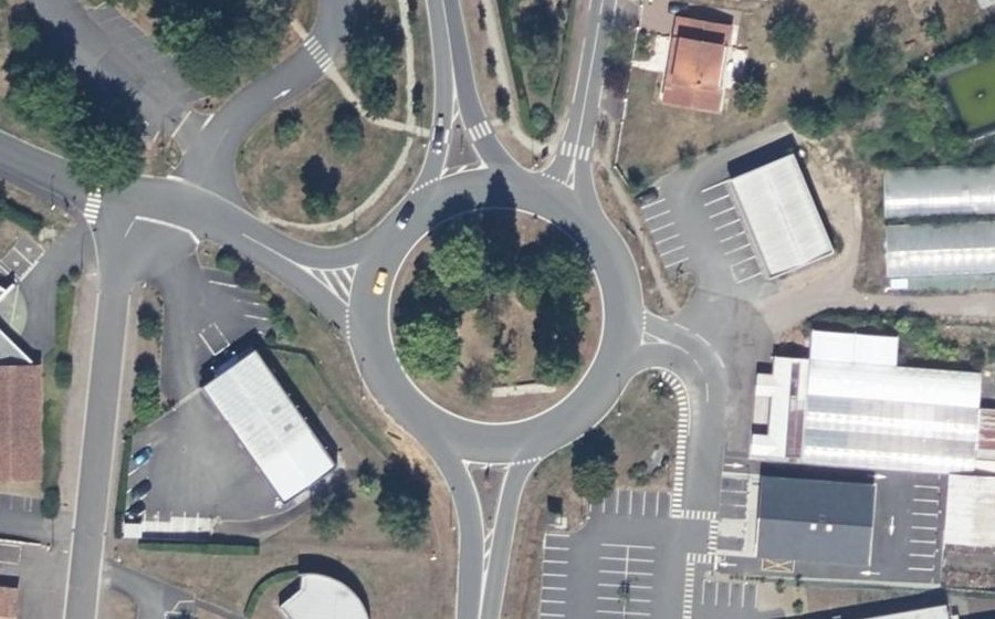 Vue aérienne du Rond-point anonyme n°39496012