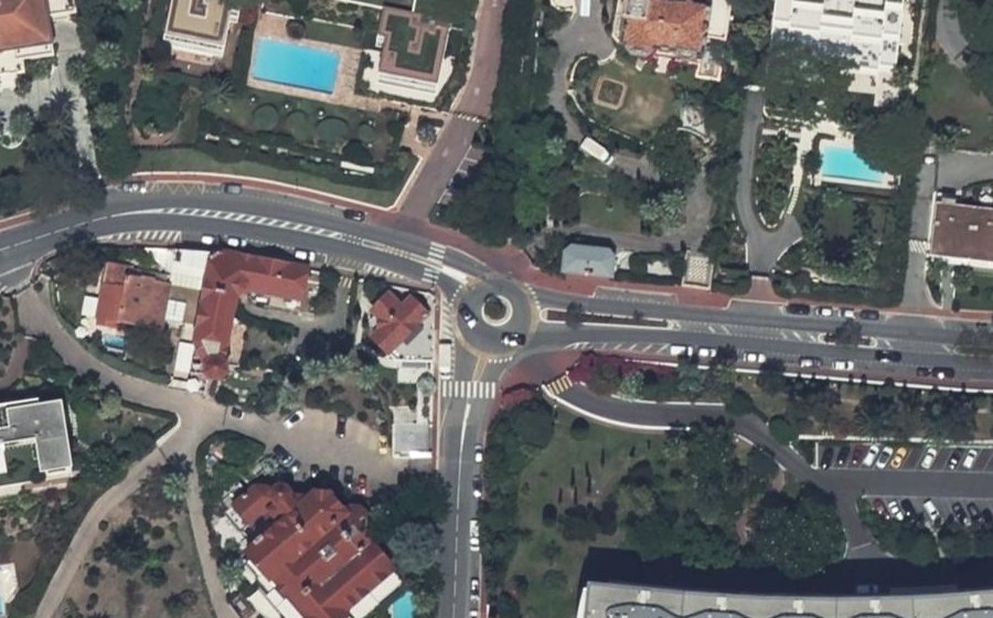 Vue aérienne du Rond-point anonyme n°395131710