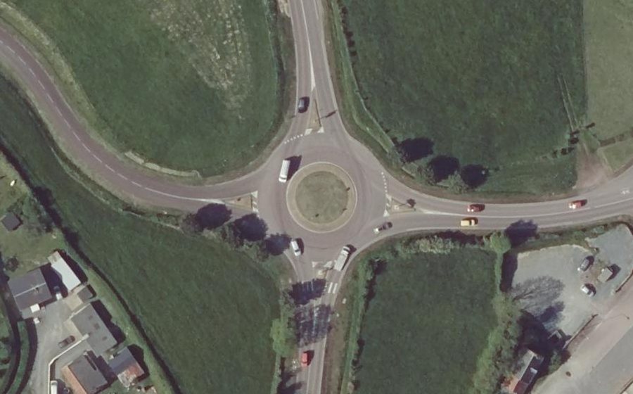 Vue aérienne du Rond-point anonyme n°39528134