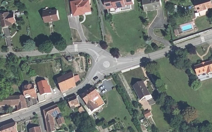 Vue aérienne du Rond-point anonyme n°39542107