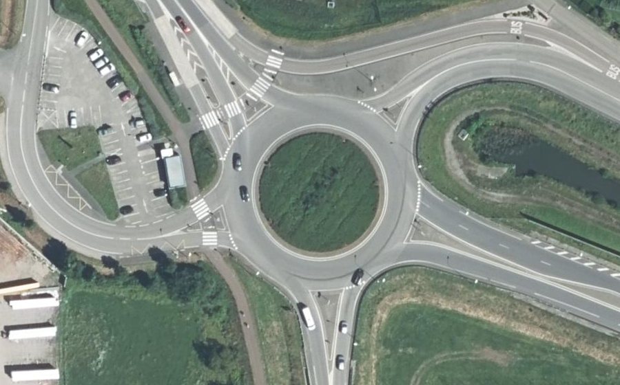 Vue aérienne du Rond-point anonyme n°39542540