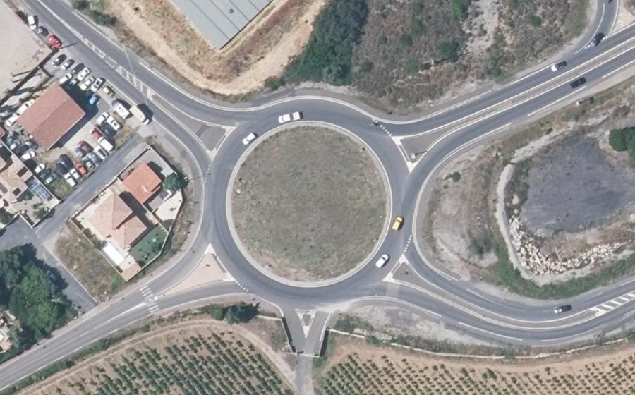 Vue aérienne du Rond-point anonyme n°39594419
