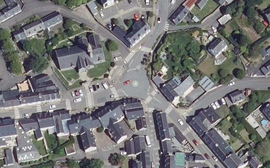 Vue aérienne du Rond-point anonyme n°39610532