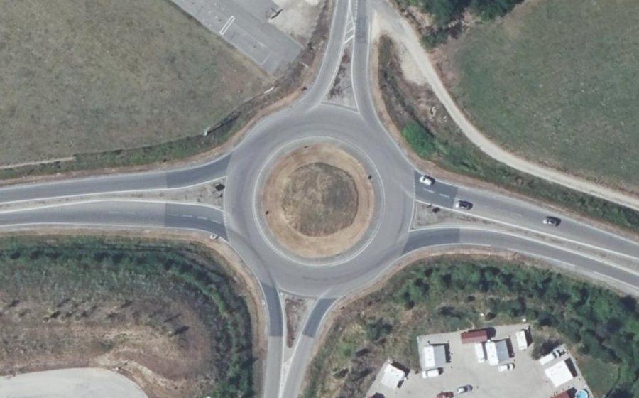Vue aérienne du Rond-point anonyme n°39610868