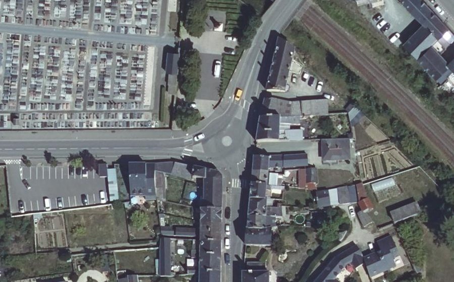Vue aérienne du Rond-point anonyme n°396517985