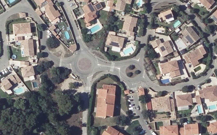 Vue aérienne du Rond-point anonyme n°39665791