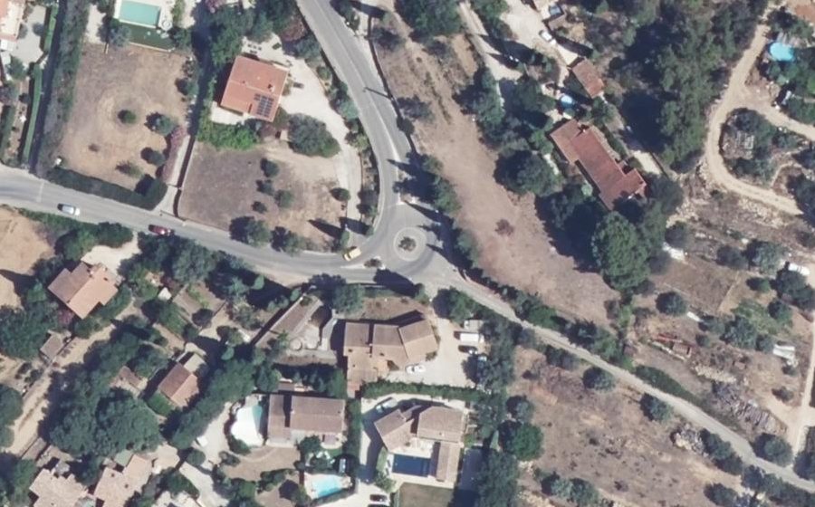 Vue aérienne du Rond-point anonyme n°39668313