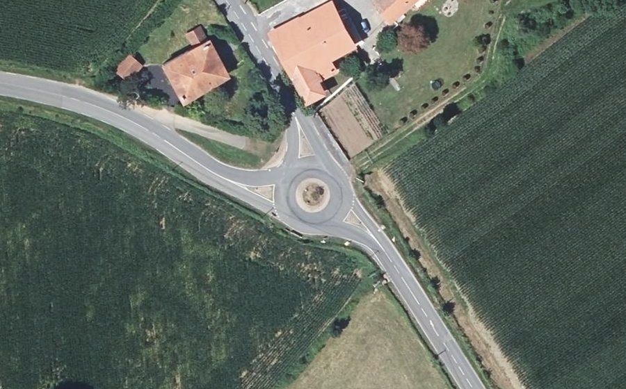 Vue aérienne du Kazernako biribilgunea