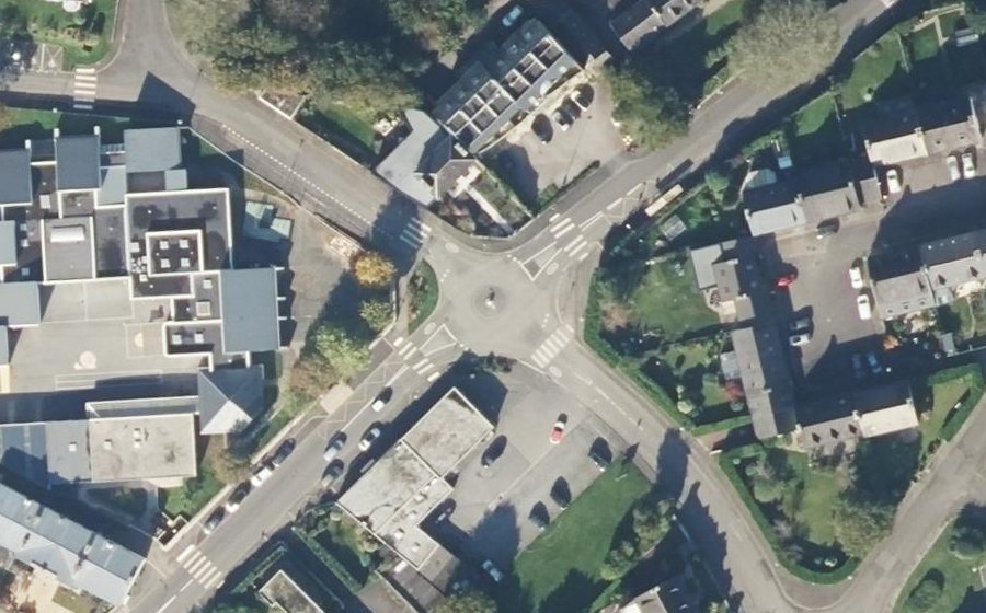 Vue aérienne du Rond-point anonyme n°397036407
