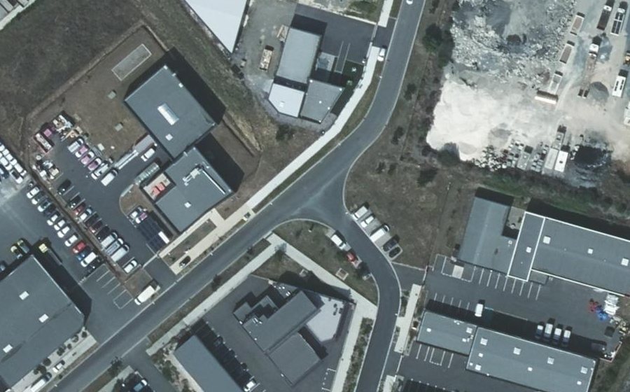 Vue aérienne du Rond-point anonyme n°397271778